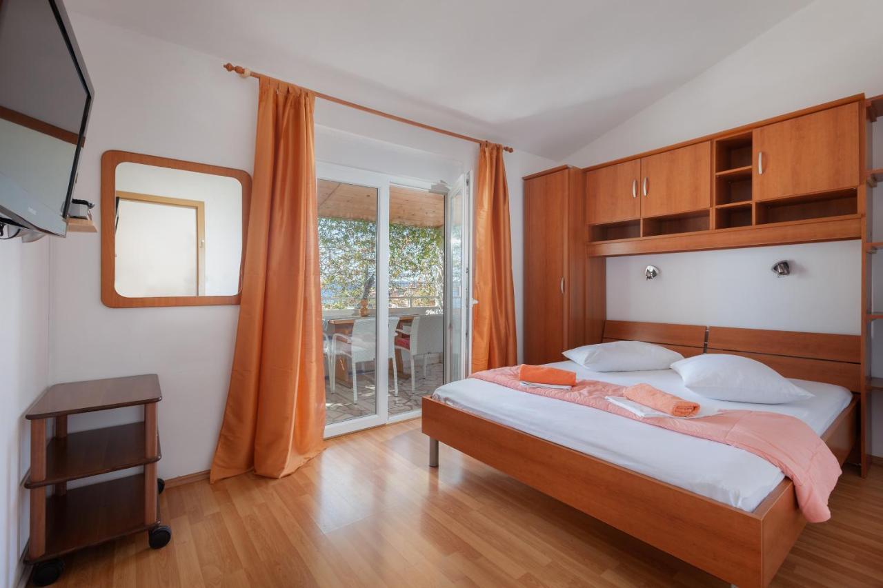 Apartments By The Sea Igrane, Makarska - 310 المظهر الخارجي الصورة