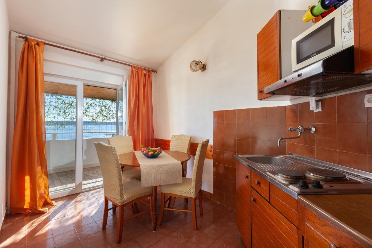 Apartments By The Sea Igrane, Makarska - 310 المظهر الخارجي الصورة