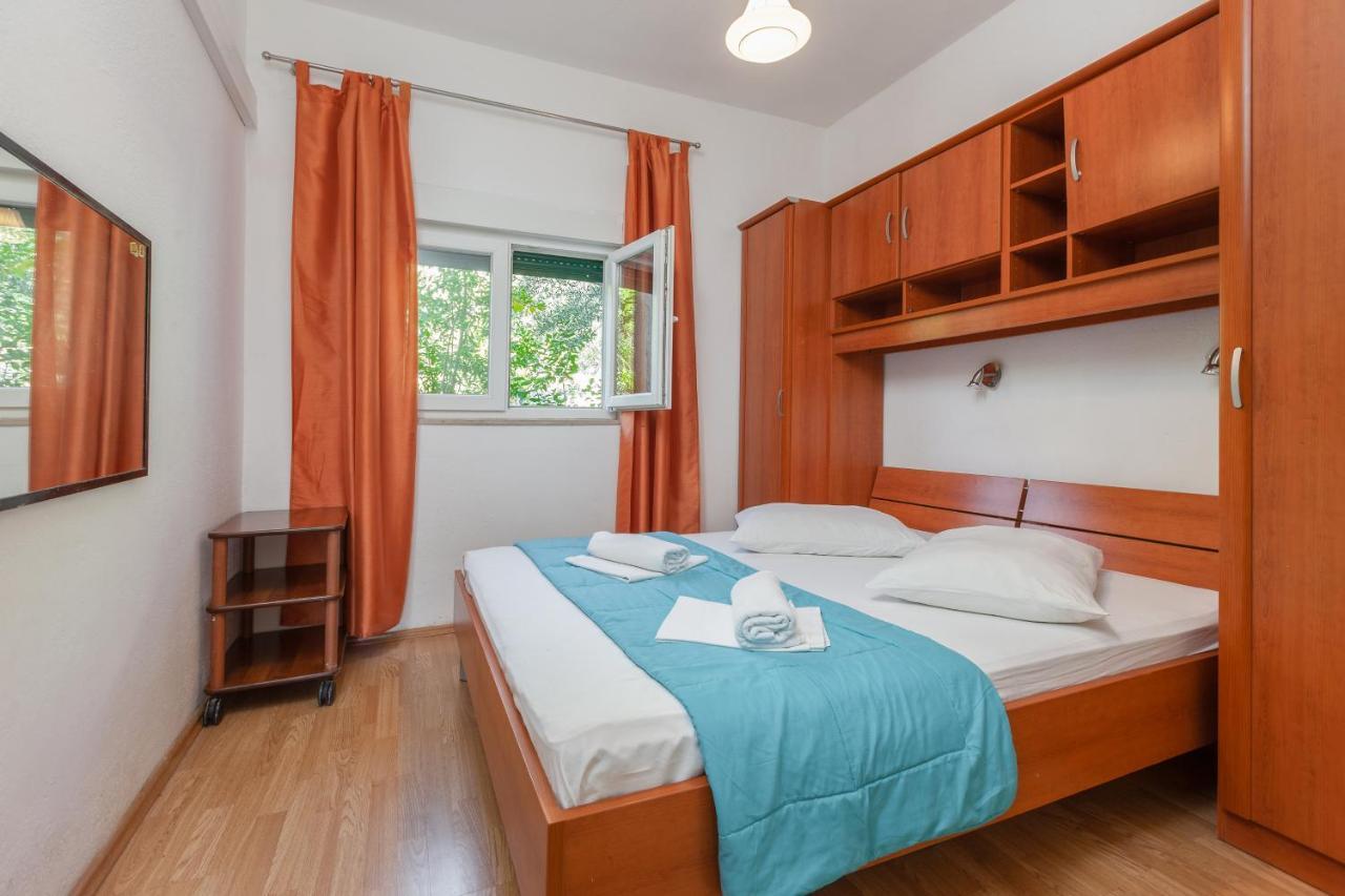 Apartments By The Sea Igrane, Makarska - 310 المظهر الخارجي الصورة