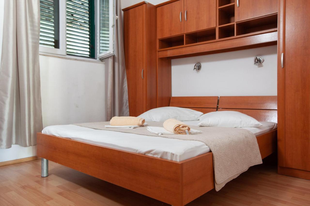 Apartments By The Sea Igrane, Makarska - 310 المظهر الخارجي الصورة