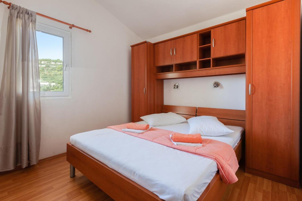 Apartments By The Sea Igrane, Makarska - 310 المظهر الخارجي الصورة