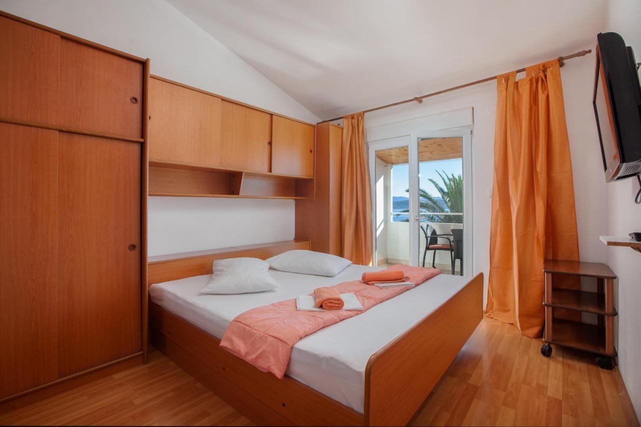 Apartments By The Sea Igrane, Makarska - 310 المظهر الخارجي الصورة
