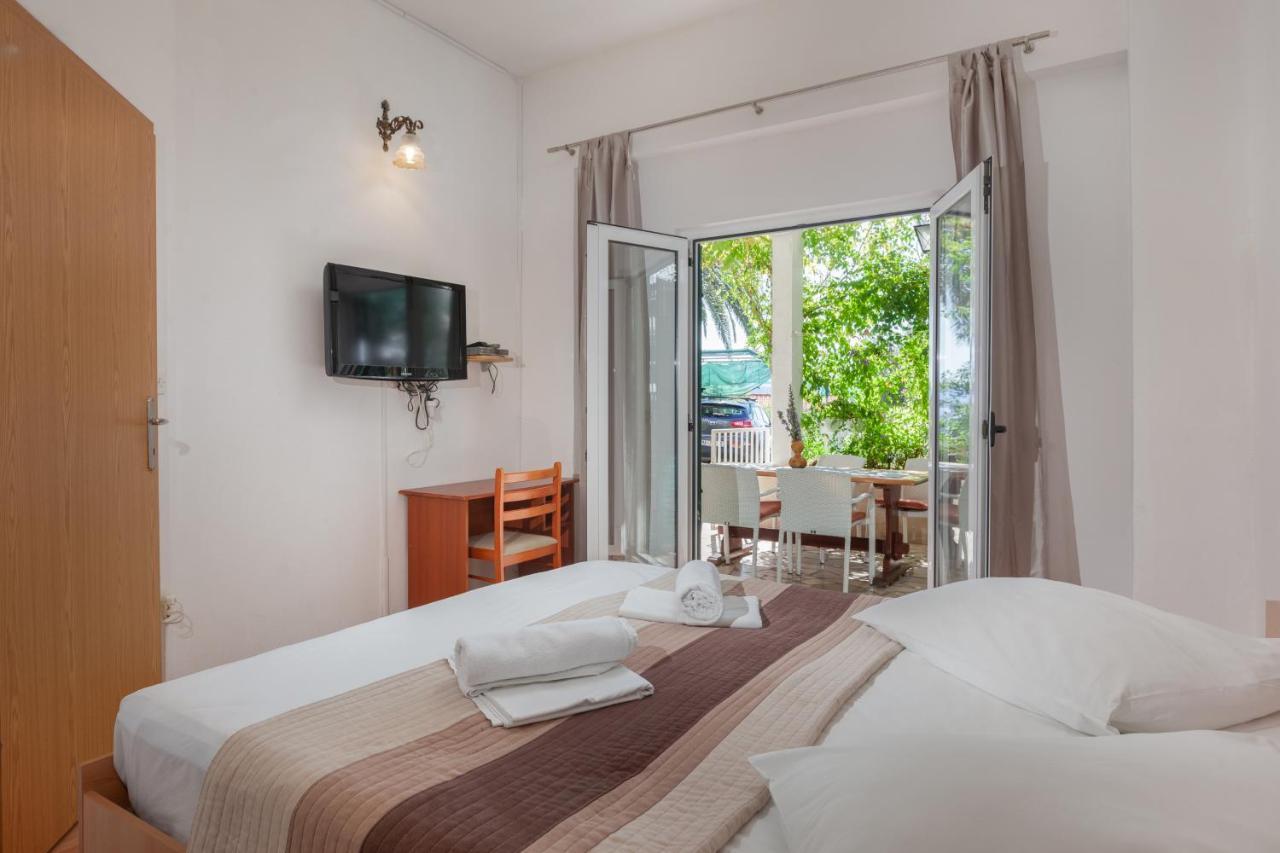 Apartments By The Sea Igrane, Makarska - 310 المظهر الخارجي الصورة