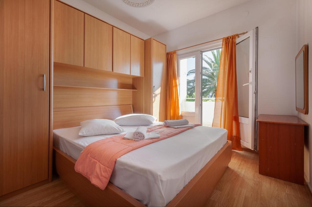 Apartments By The Sea Igrane, Makarska - 310 المظهر الخارجي الصورة