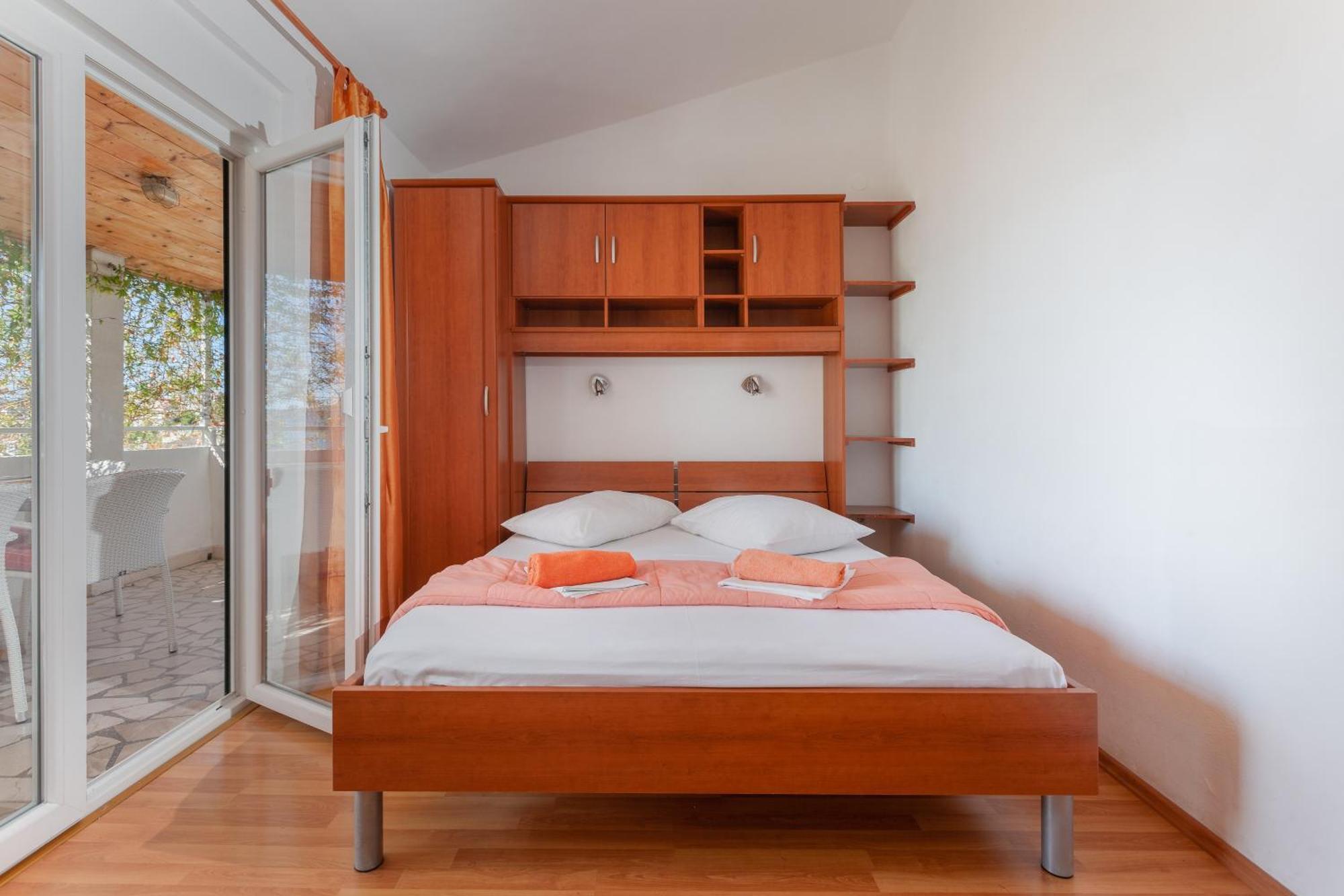 Apartments By The Sea Igrane, Makarska - 310 الغرفة الصورة