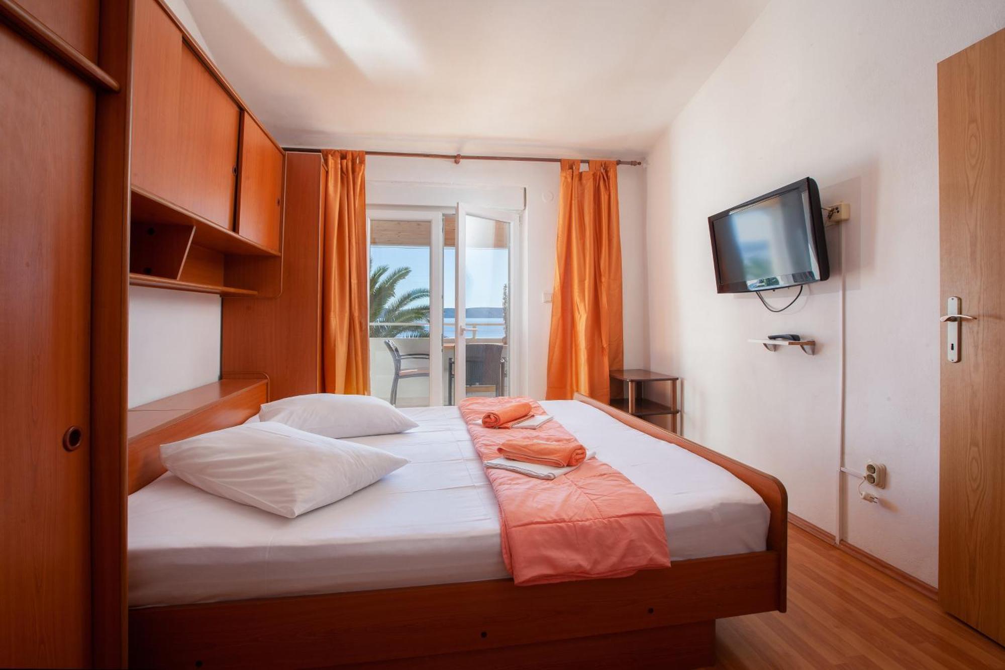 Apartments By The Sea Igrane, Makarska - 310 الغرفة الصورة
