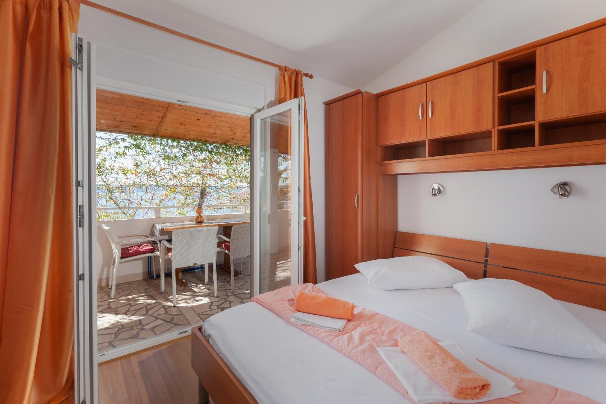 Apartments By The Sea Igrane, Makarska - 310 الغرفة الصورة